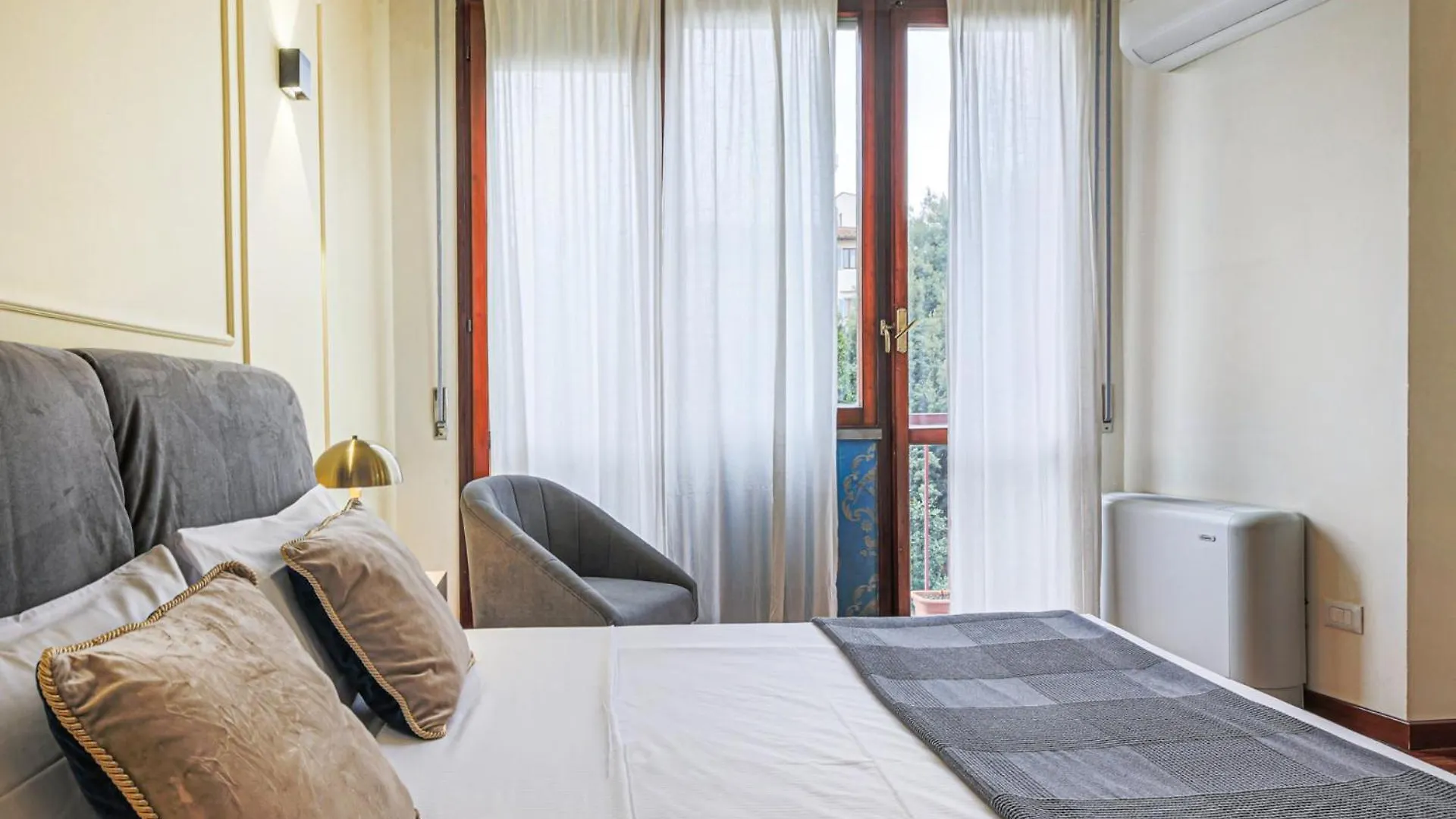 Apartments Florence- Kaleidos  Florence